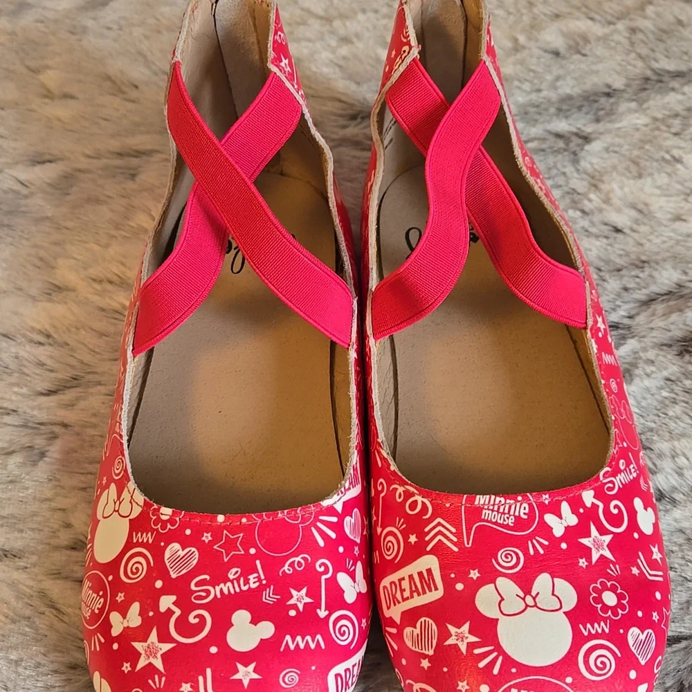 Monkey Feet Pink/White Disney Flat Shoes, Little Girls 6-7Y, Great Condition